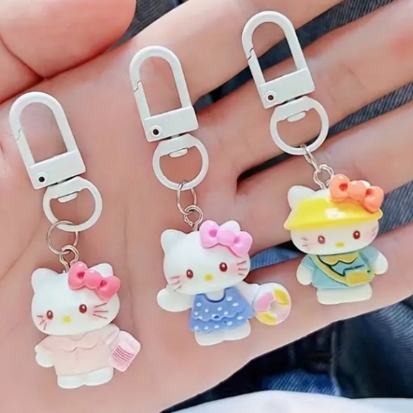 Hello Kitty Keychain - Picture 2 of 2